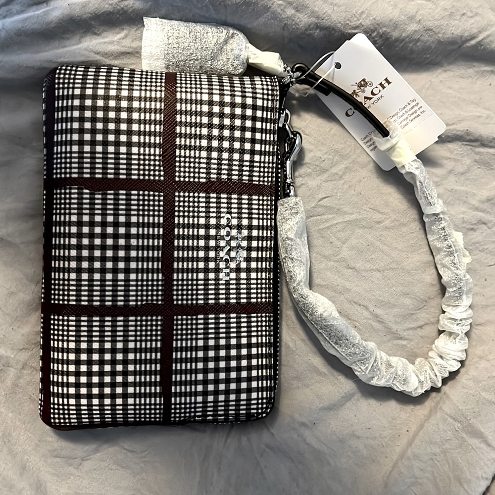 Coach Wristlet Plaid new with tags